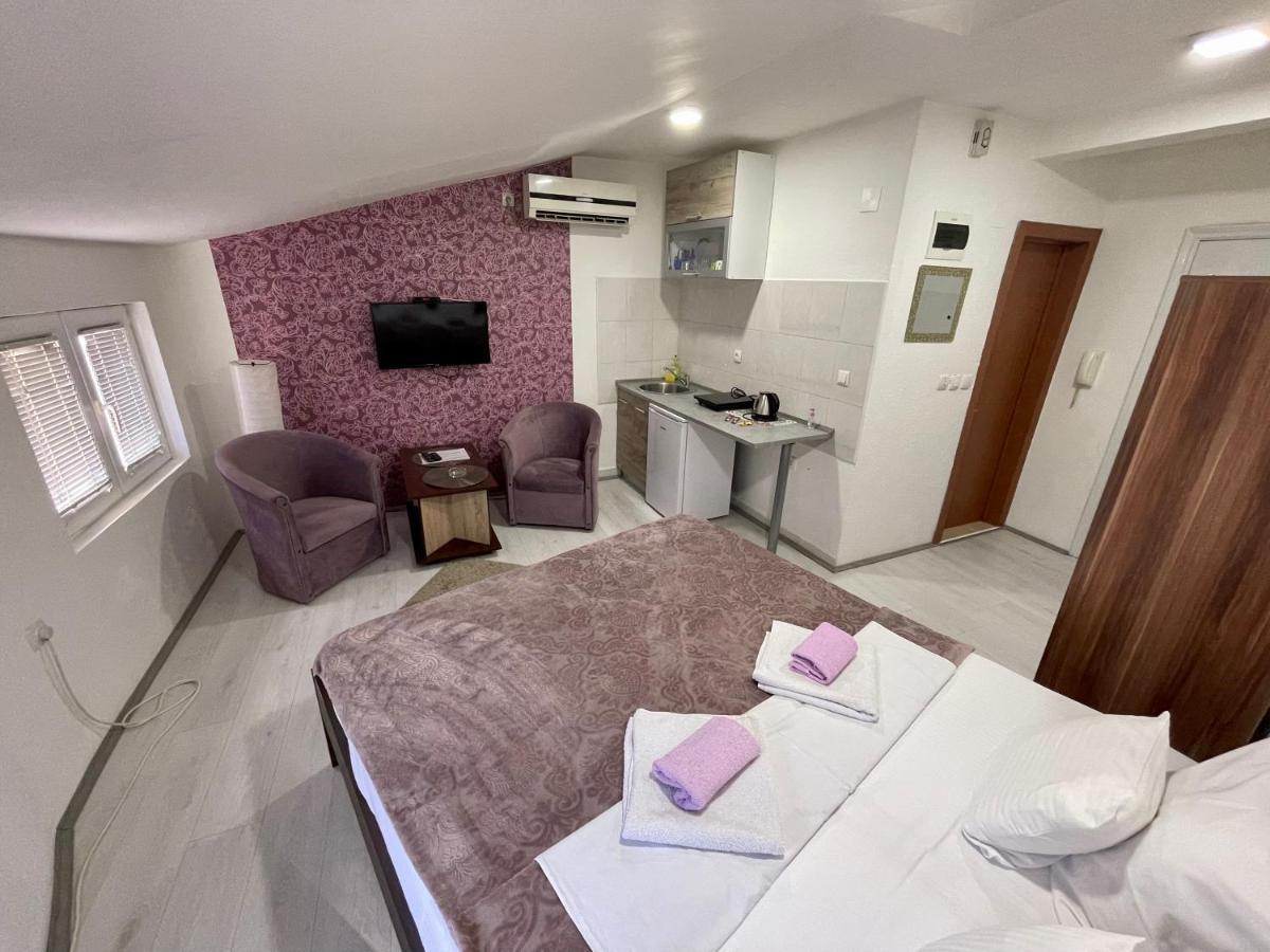 Apartmani Aleksandra U Centru Grada Kragujevac Luaran gambar