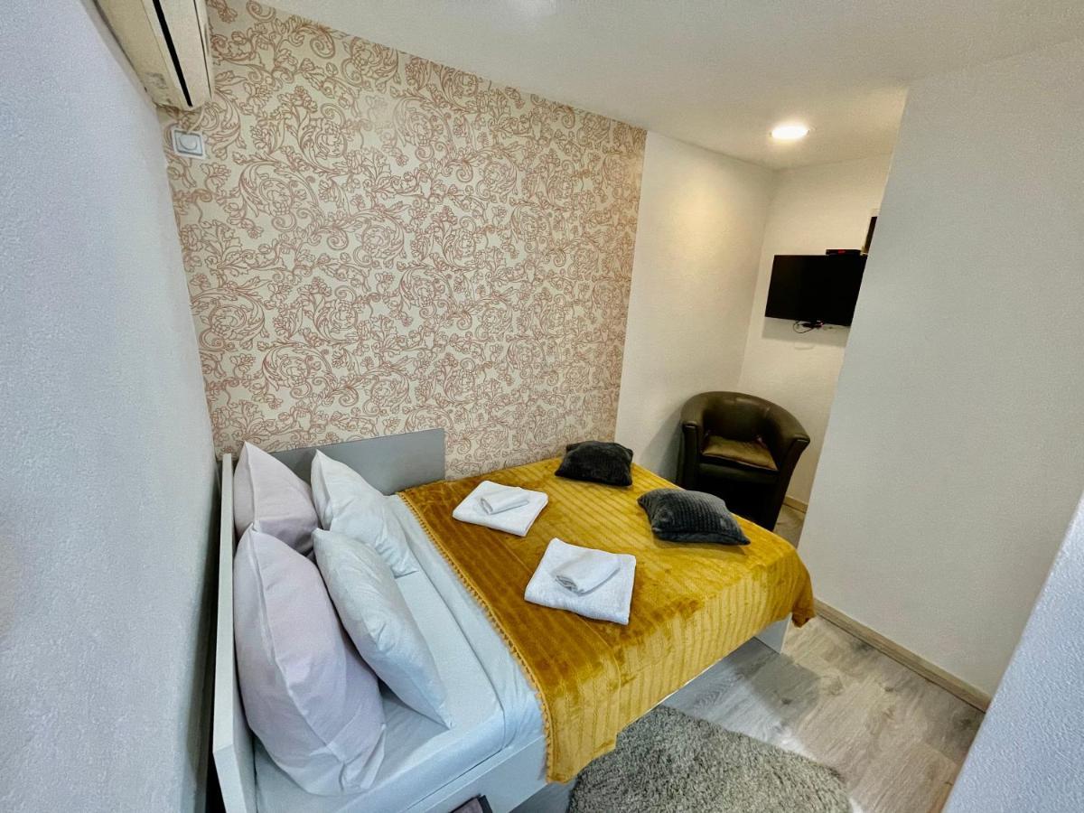 Apartmani Aleksandra U Centru Grada Kragujevac Luaran gambar