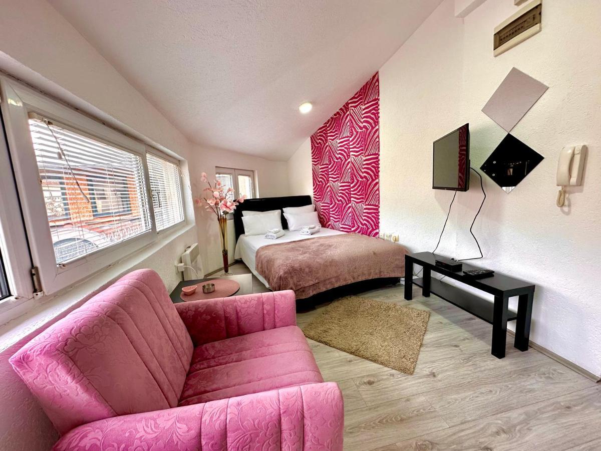 Apartmani Aleksandra U Centru Grada Kragujevac Luaran gambar