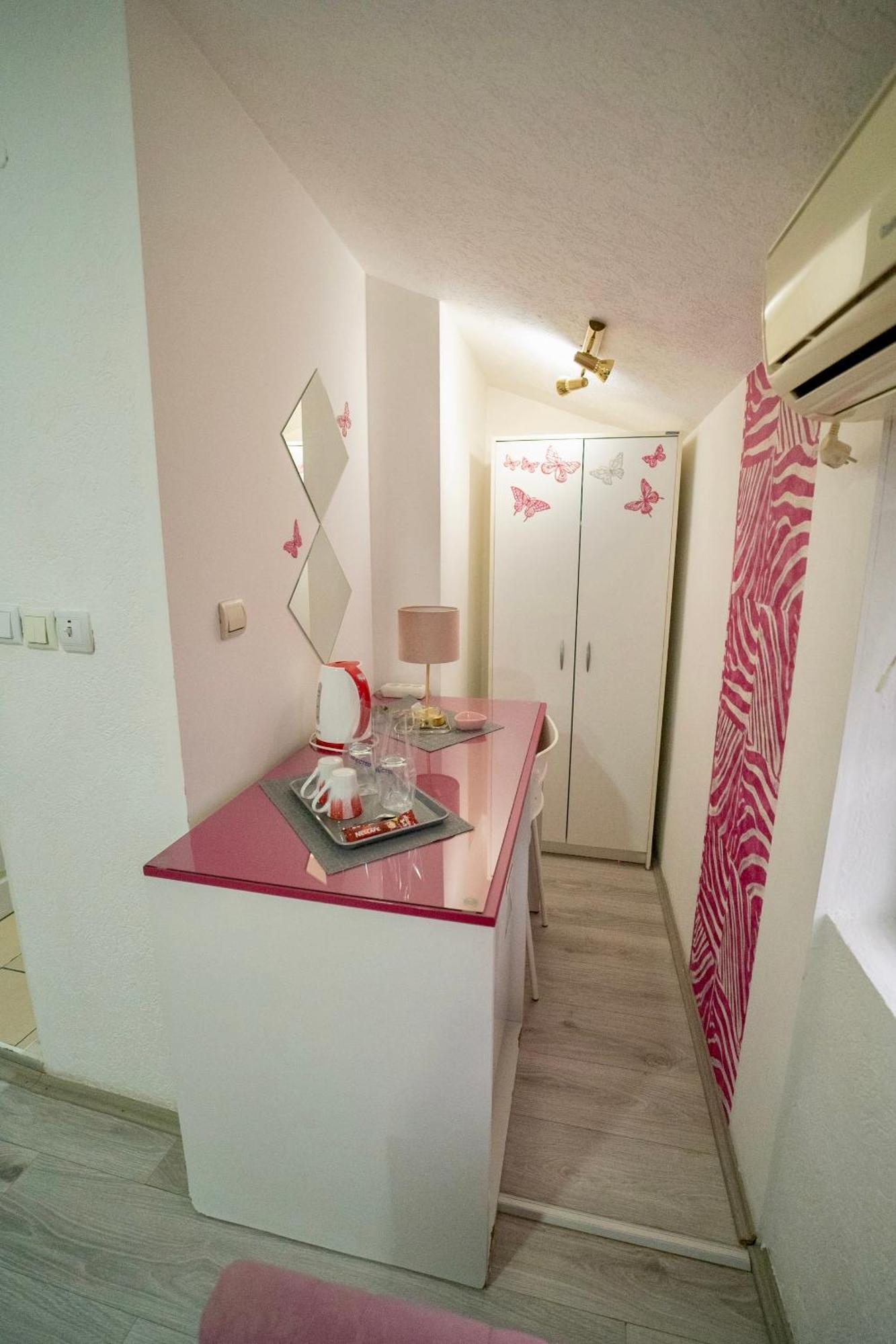 Apartmani Aleksandra U Centru Grada Kragujevac Luaran gambar