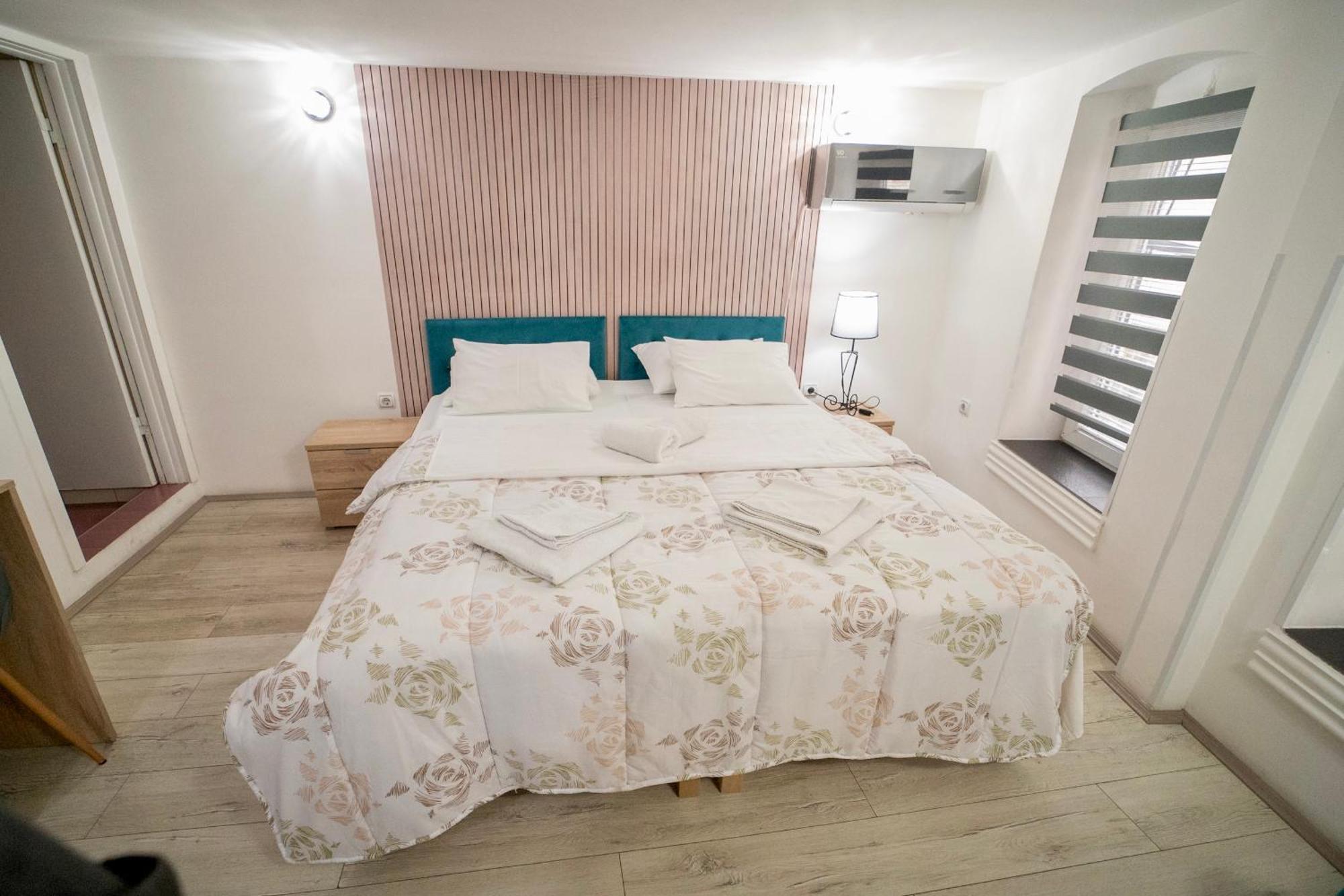 Apartmani Aleksandra U Centru Grada Kragujevac Luaran gambar