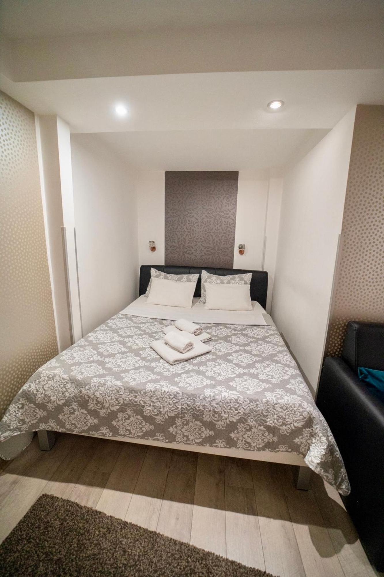 Apartmani Aleksandra U Centru Grada Kragujevac Luaran gambar