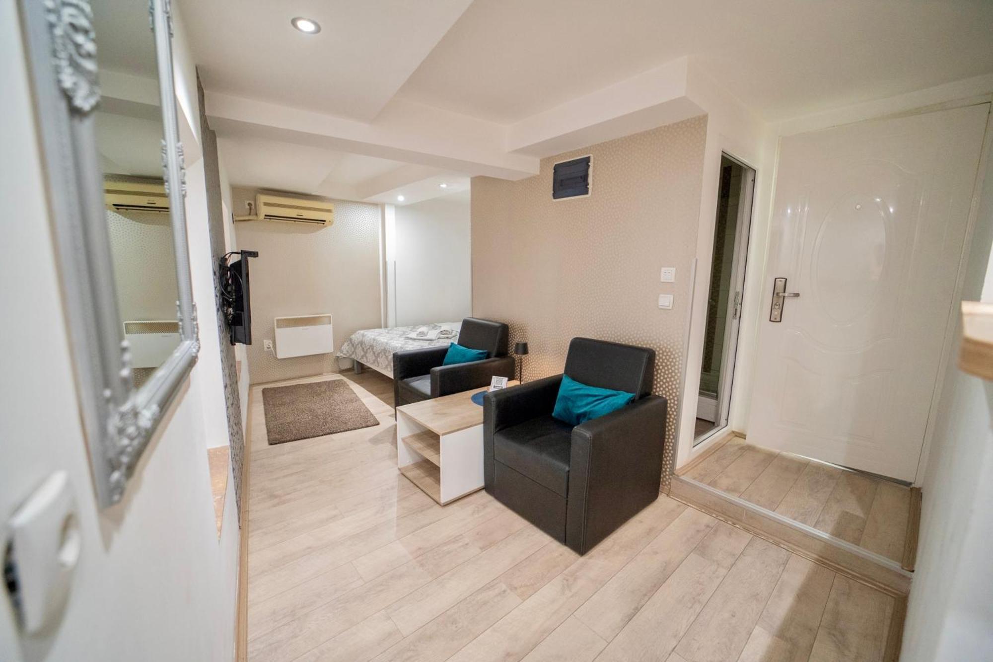 Apartmani Aleksandra U Centru Grada Kragujevac Luaran gambar
