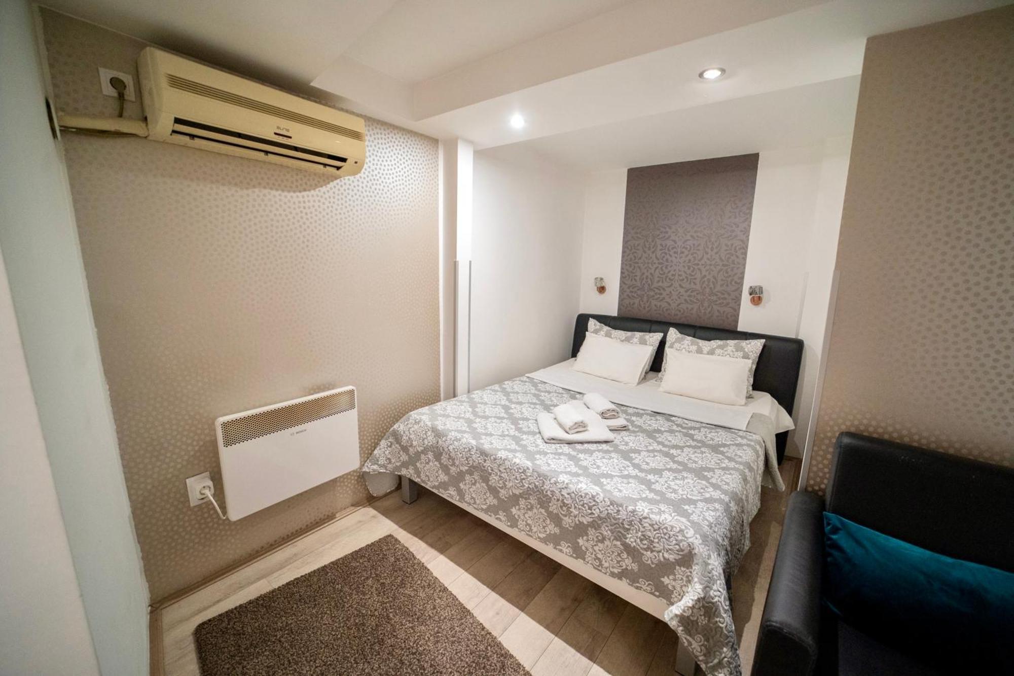 Apartmani Aleksandra U Centru Grada Kragujevac Luaran gambar