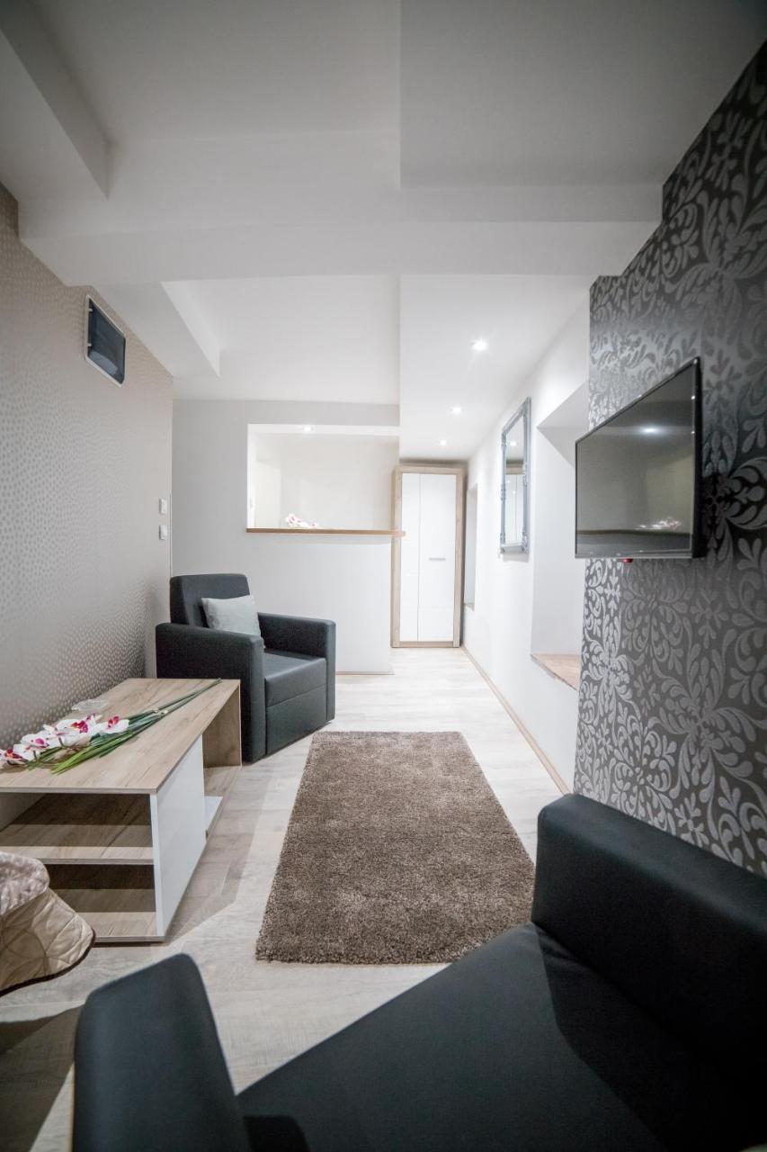Apartmani Aleksandra U Centru Grada Kragujevac Luaran gambar